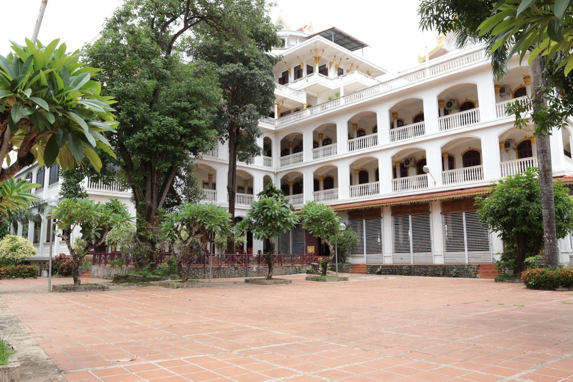 Champasak Palace Hotel Паксе Экстерьер фото